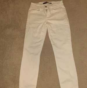 White skinny jeans